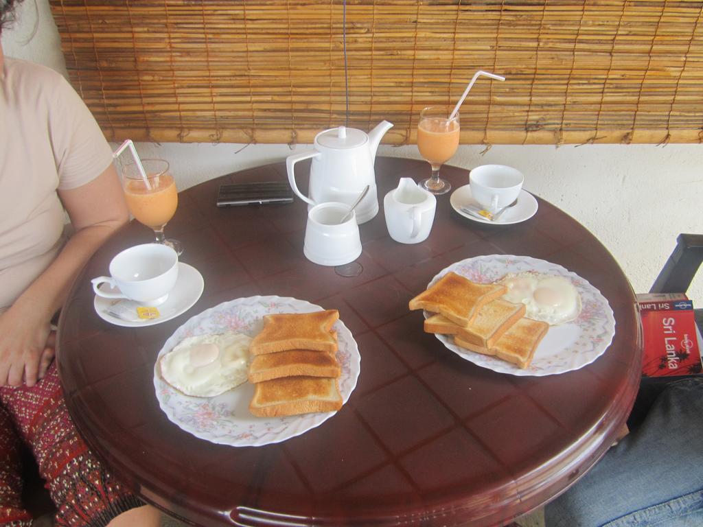 Anicia Beach House Negombo Dış mekan fotoğraf